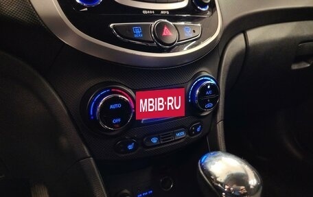 Hyundai Solaris II рестайлинг, 2012 год, 820 000 рублей, 12 фотография