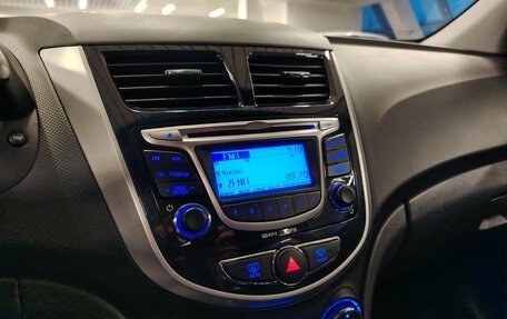 Hyundai Solaris II рестайлинг, 2012 год, 820 000 рублей, 13 фотография