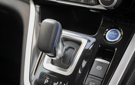 Nissan Serena IV, 2018 год, 2 078 000 рублей, 11 фотография