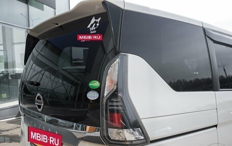 Nissan Serena IV, 2018 год, 2 078 000 рублей, 8 фотография