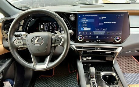 Lexus RX IV рестайлинг, 2023 год, 7 450 000 рублей, 13 фотография