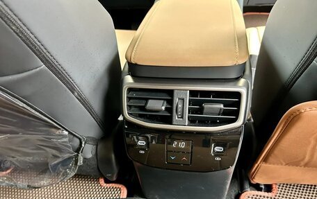 Lexus RX IV рестайлинг, 2023 год, 7 450 000 рублей, 12 фотография