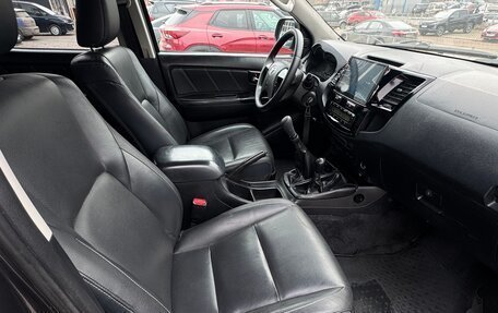 Toyota Hilux VII, 2015 год, 2 590 000 рублей, 10 фотография