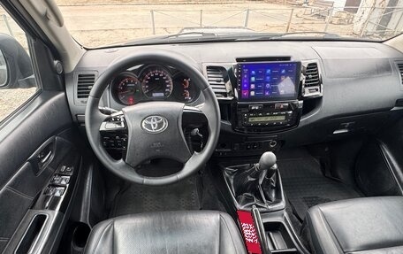 Toyota Hilux VII, 2015 год, 2 590 000 рублей, 11 фотография