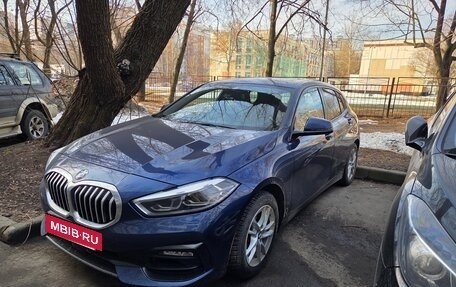 BMW 1 серия, 2020 год, 2 700 000 рублей, 2 фотография
