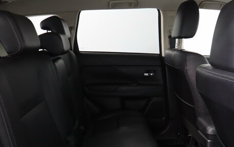 Mitsubishi Outlander III рестайлинг 3, 2017 год, 1 599 000 рублей, 14 фотография