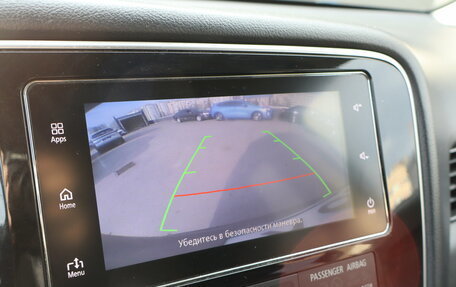 Mitsubishi Outlander III рестайлинг 3, 2017 год, 1 599 000 рублей, 10 фотография