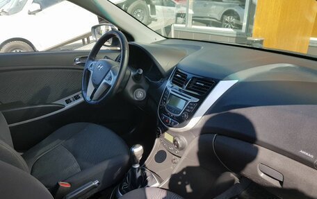 Hyundai Solaris II рестайлинг, 2011 год, 799 000 рублей, 9 фотография