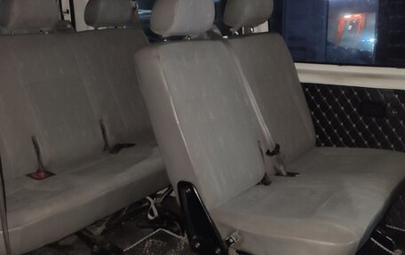 Volkswagen Transporter T5 рестайлинг, 2004 год, 730 000 рублей, 7 фотография