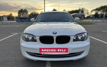 BMW 1 серия, 2011 год, 850 000 рублей, 6 фотография