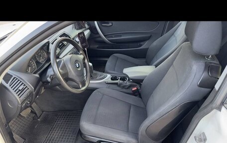 BMW 1 серия, 2011 год, 850 000 рублей, 12 фотография