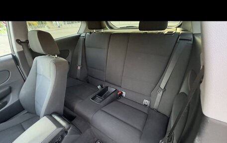 BMW 1 серия, 2011 год, 850 000 рублей, 15 фотография