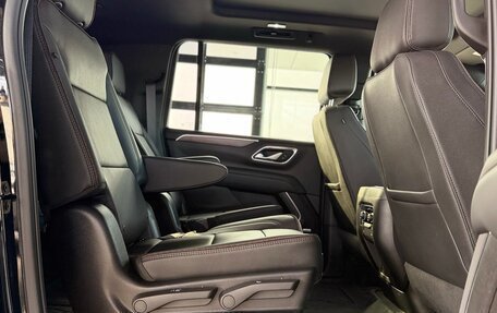 Chevrolet Suburban, 2022 год, 8 999 990 рублей, 28 фотография