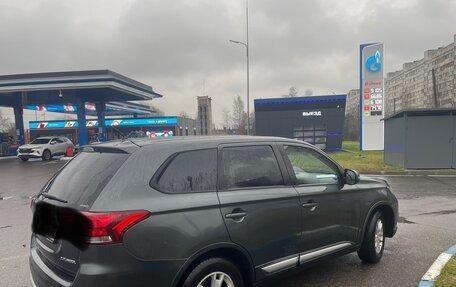 Mitsubishi Outlander III рестайлинг 3, 2016 год, 1 555 000 рублей, 3 фотография