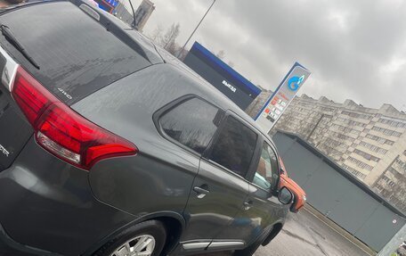 Mitsubishi Outlander III рестайлинг 3, 2016 год, 1 555 000 рублей, 5 фотография