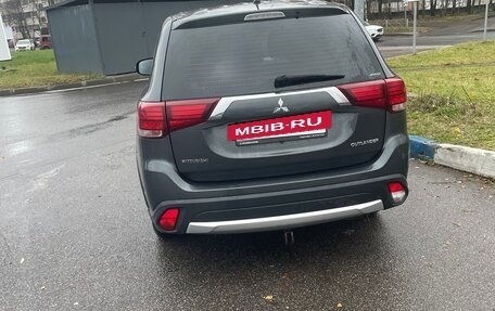 Mitsubishi Outlander III рестайлинг 3, 2016 год, 1 555 000 рублей, 6 фотография