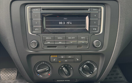 Volkswagen Jetta VI, 2014 год, 1 215 000 рублей, 10 фотография