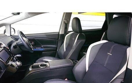 Toyota Prius Alpha I (ZVW40/41), 2020 год, 1 400 001 рублей, 13 фотография