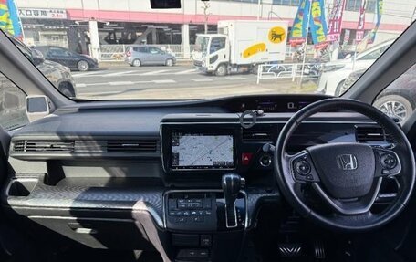 Honda Stepwgn IV, 2021 год, 2 500 000 рублей, 4 фотография