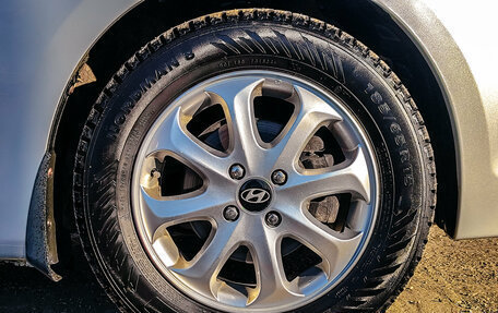 Hyundai Solaris II рестайлинг, 2016 год, 900 000 рублей, 10 фотография