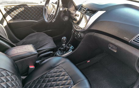 Hyundai Solaris II рестайлинг, 2016 год, 900 000 рублей, 14 фотография