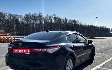 Toyota Camry, 2019 год, 2 300 000 рублей, 3 фотография