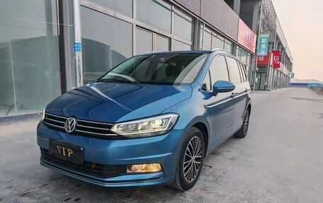 Volkswagen Touran III, 2023 год, 1 720 777 рублей, 1 фотография