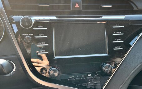 Toyota Camry, 2019 год, 2 300 000 рублей, 15 фотография