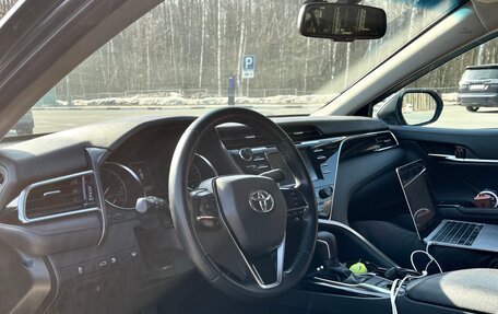 Toyota Camry, 2019 год, 2 300 000 рублей, 11 фотография