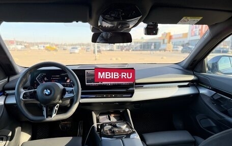 BMW 5 серия, 2024 год, 10 500 000 рублей, 14 фотография