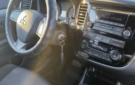 Mitsubishi Outlander III рестайлинг 3, 2013 год, 1 450 000 рублей, 7 фотография