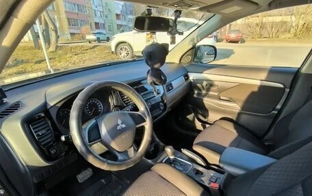 Mitsubishi Outlander III рестайлинг 3, 2013 год, 1 450 000 рублей, 10 фотография