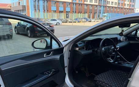 KIA K5, 2021 год, 2 800 000 рублей, 9 фотография