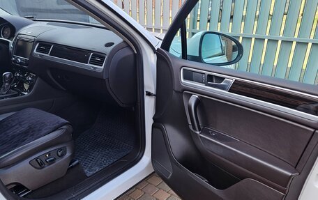 Volkswagen Touareg III, 2017 год, 3 220 000 рублей, 15 фотография