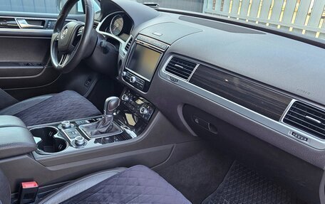 Volkswagen Touareg III, 2017 год, 3 220 000 рублей, 14 фотография