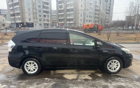 Toyota Prius Alpha I (ZVW40/41), 2013 год, 1 200 000 рублей, 3 фотография