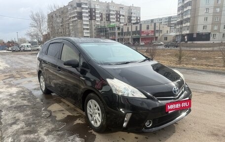 Toyota Prius Alpha I (ZVW40/41), 2013 год, 1 200 000 рублей, 2 фотография