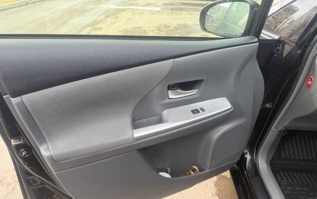 Toyota Prius Alpha I (ZVW40/41), 2013 год, 1 200 000 рублей, 19 фотография