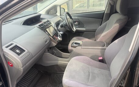 Toyota Prius Alpha I (ZVW40/41), 2013 год, 1 200 000 рублей, 18 фотография