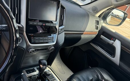 Toyota Land Cruiser 200, 2018 год, 6 000 000 рублей, 4 фотография