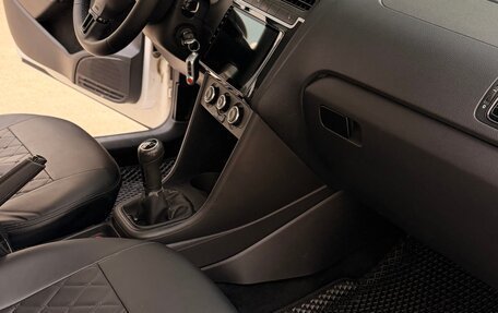 Volkswagen Polo VI (EU Market), 2011 год, 600 000 рублей, 18 фотография