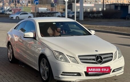 Mercedes-Benz E-Класс, 2013 год, 1 350 000 рублей, 2 фотография