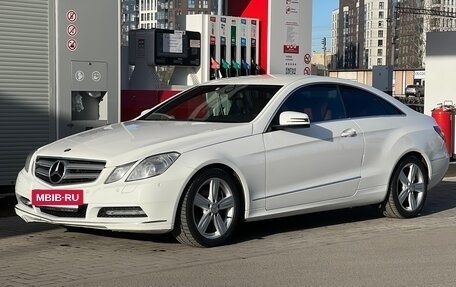 Mercedes-Benz E-Класс, 2013 год, 1 350 000 рублей, 3 фотография