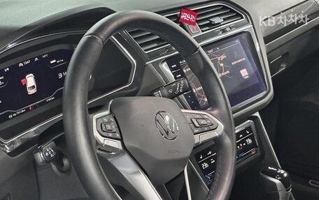 Volkswagen Tiguan II, 2022 год, 2 890 000 рублей, 9 фотография