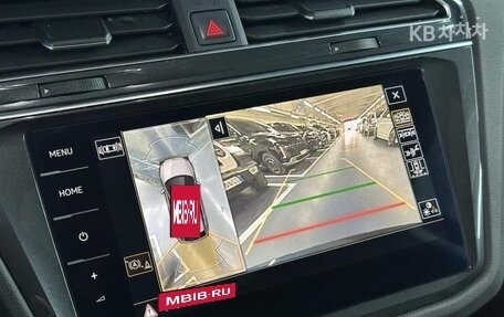 Volkswagen Tiguan II, 2022 год, 2 890 000 рублей, 11 фотография