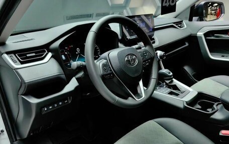 Toyota RAV4, 2025 год, 4 250 000 рублей, 10 фотография