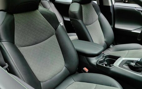 Toyota RAV4, 2025 год, 4 250 000 рублей, 16 фотография