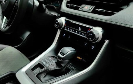 Toyota RAV4, 2025 год, 4 250 000 рублей, 17 фотография