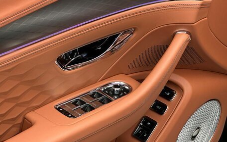 Bentley Flying Spur, 2025 год, 49 900 000 рублей, 40 фотография