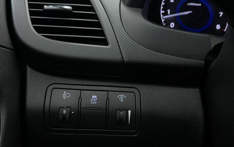 Hyundai Solaris II рестайлинг, 2013 год, 865 000 рублей, 23 фотография